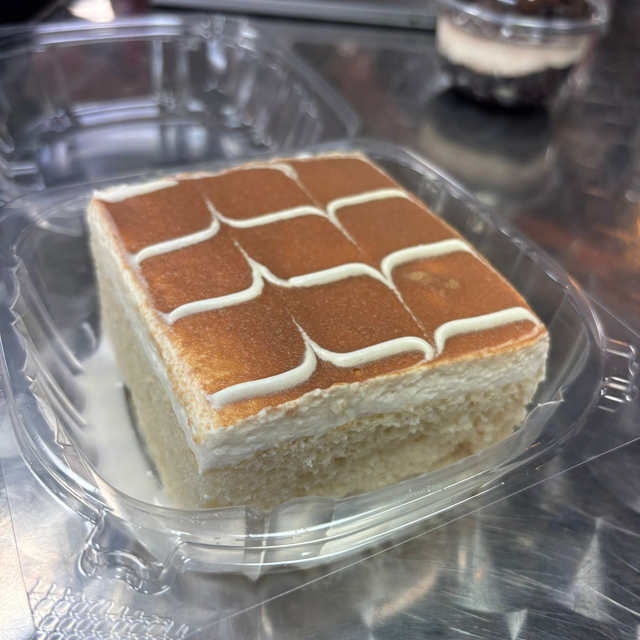 Cramel Tres Leches.